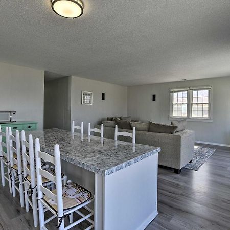 Oak Island Beach Abode With Deck Walk To Shore! Dış mekan fotoğraf