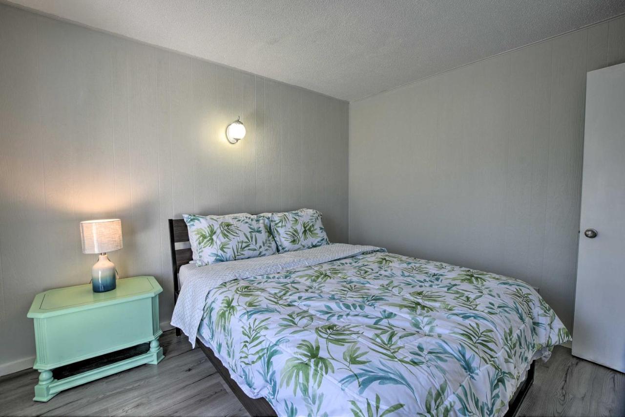 Oak Island Beach Abode With Deck Walk To Shore! Dış mekan fotoğraf
