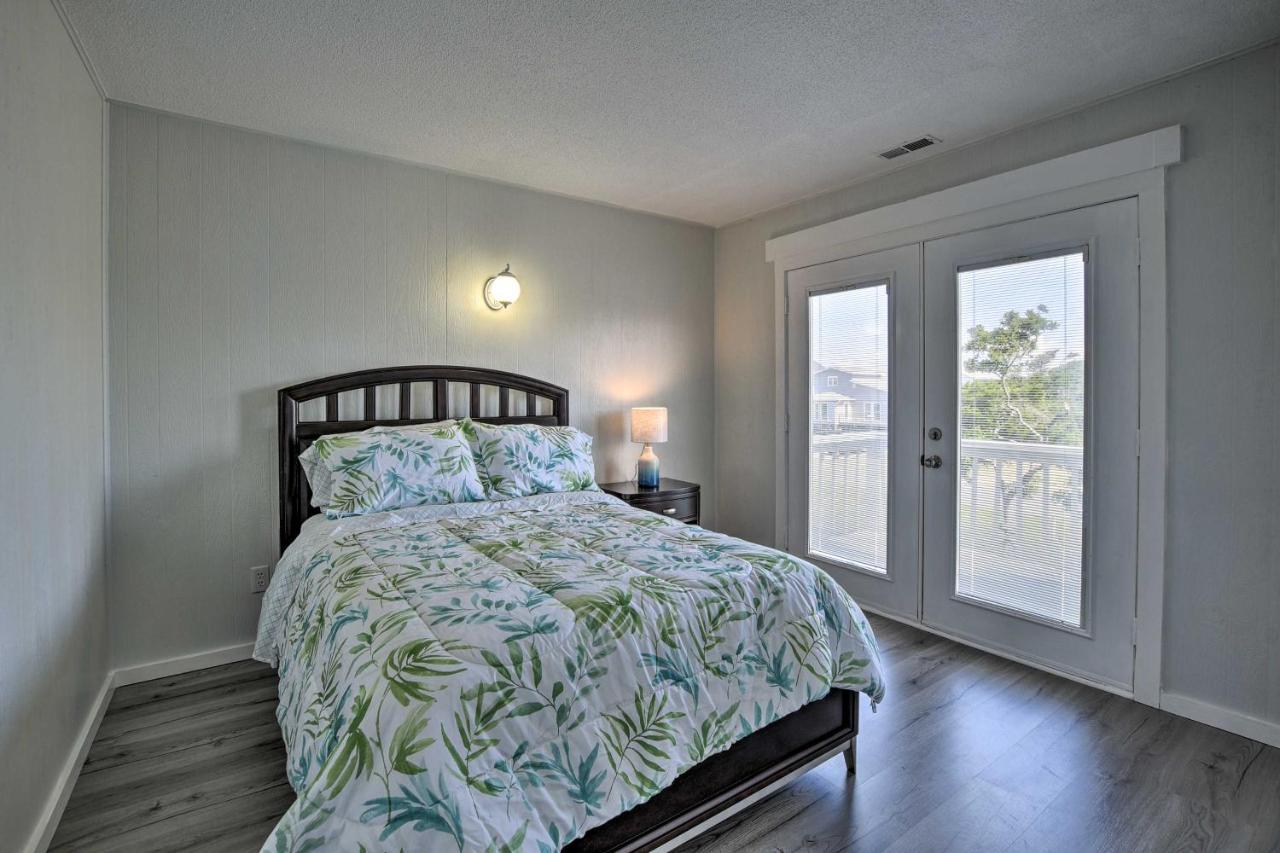 Oak Island Beach Abode With Deck Walk To Shore! Dış mekan fotoğraf